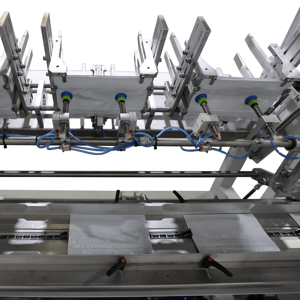 Automatic bag labeling machine