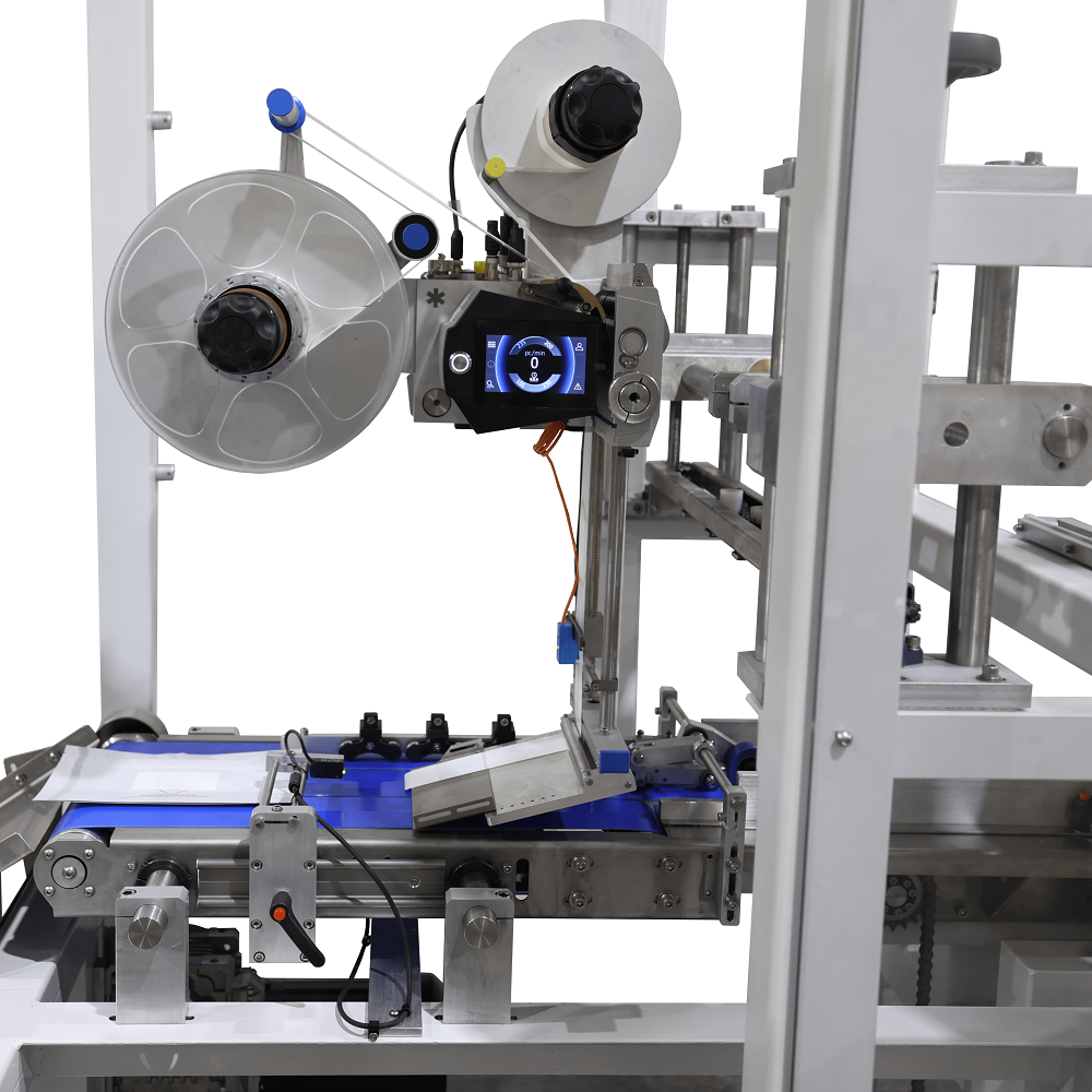 Automatic bag labeling machine